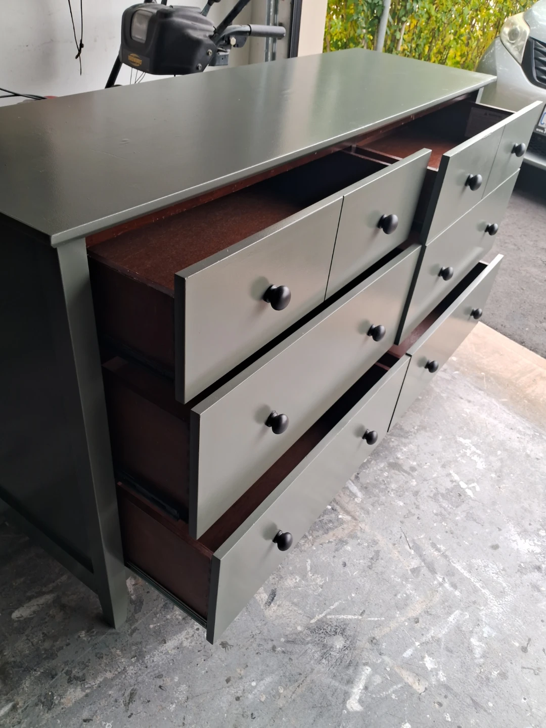 Olive Green 8-Drawer Dresser - photo 4