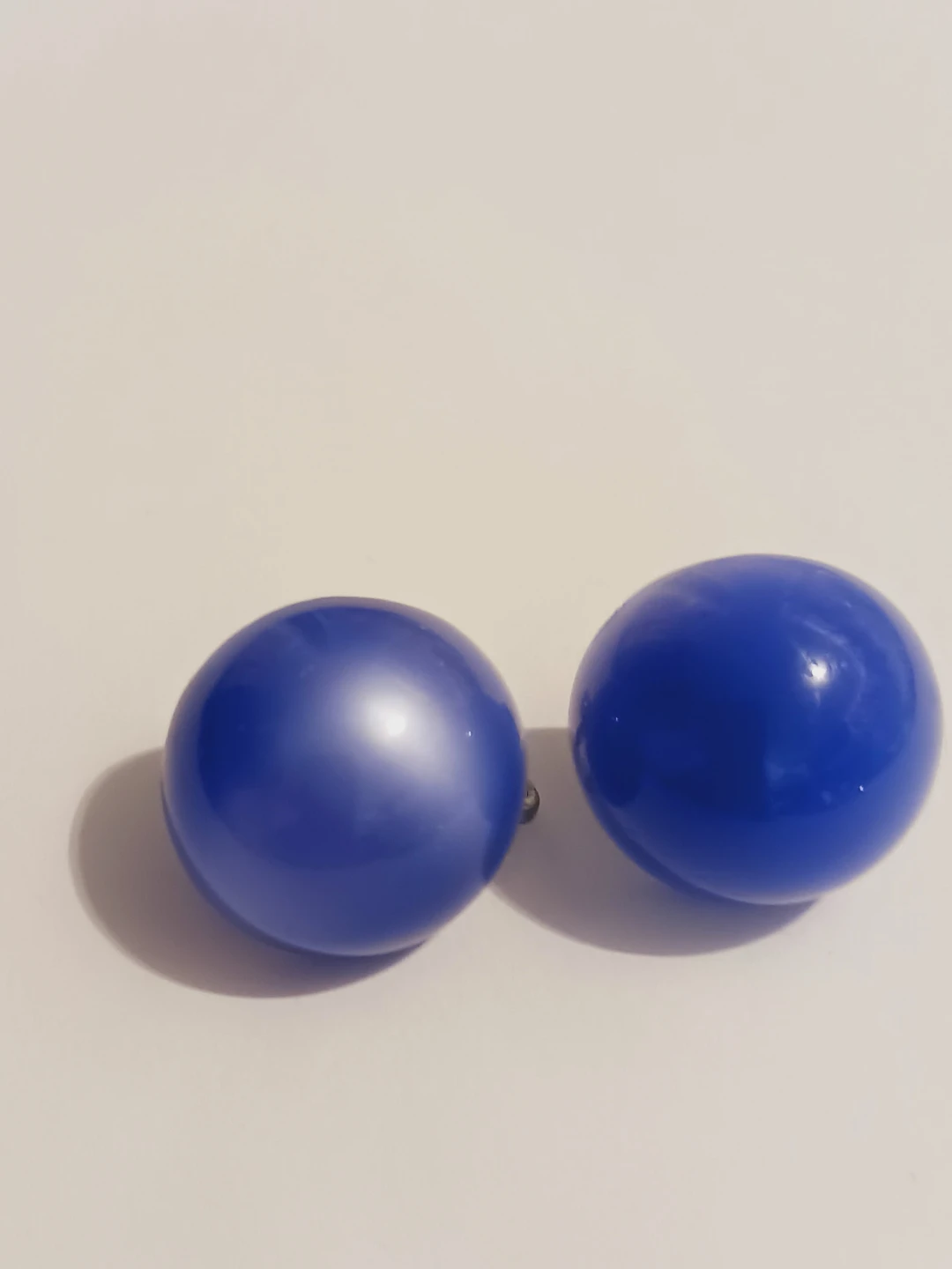 Cats Eye Blue Lucite Screw-Back Vintage Earrings - photo 3