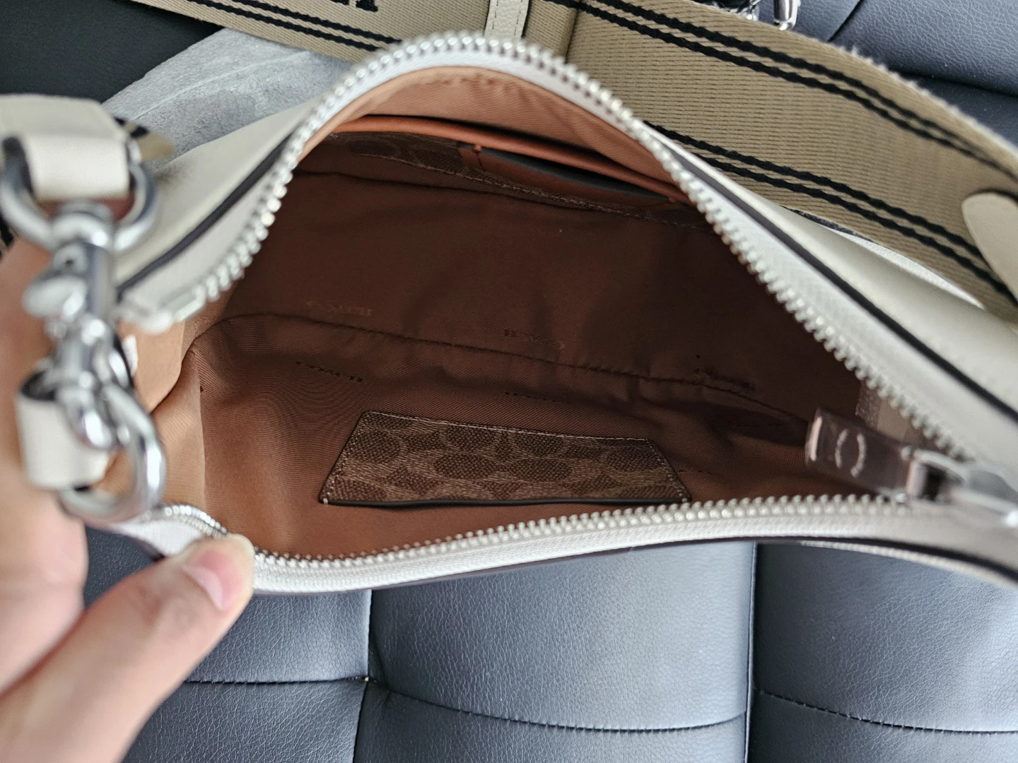 Authentic Coach Shoulder Bag Cream - PRICE FIRM - photo 5