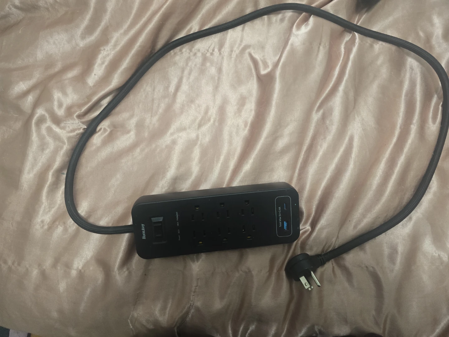 Huntkey SME607 Power Strip - photo 3