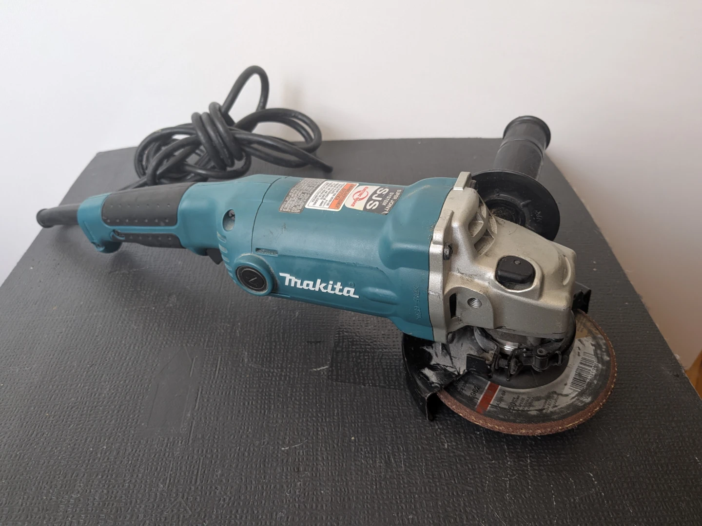 Makita 5-In 10.5A Angle Grinder w/ Brake - photo 2