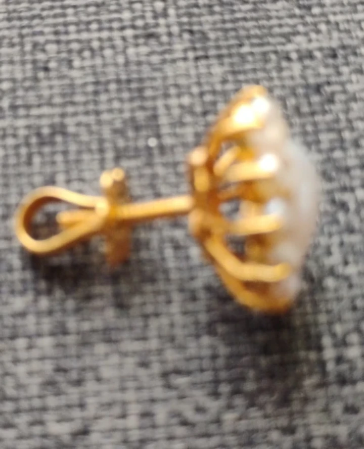 24 carat Gold stud earrings with pearl design - photo 2