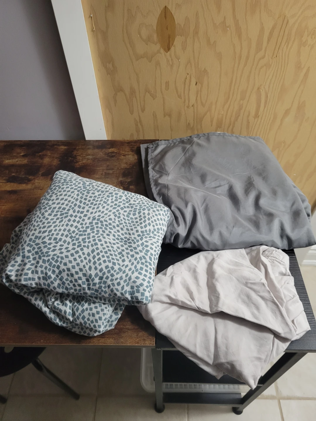 Stain bedding set