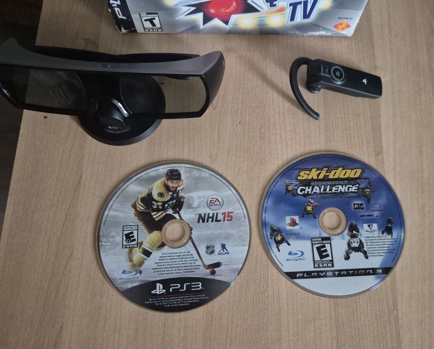 PlayStation 3 accessories & games - photo 2