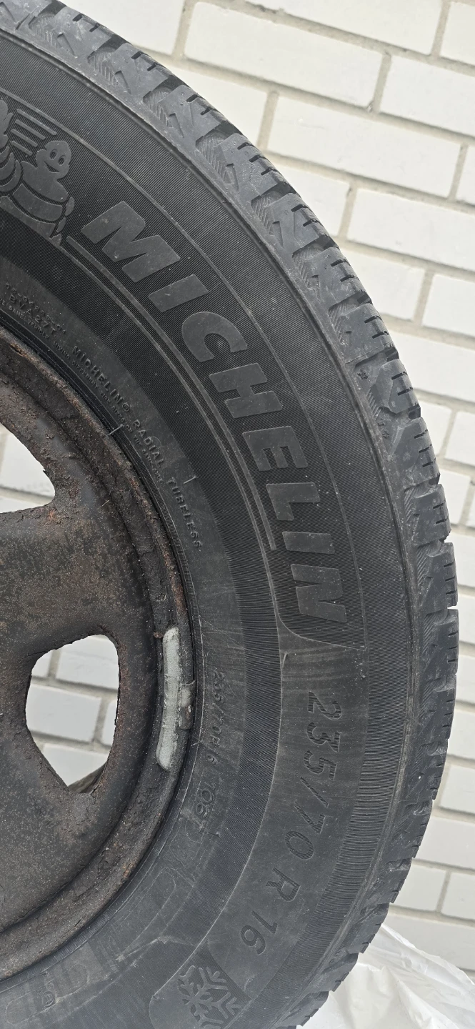 Michelin X-Ice Snow SUV Tire 235/70 R16 - photo 2