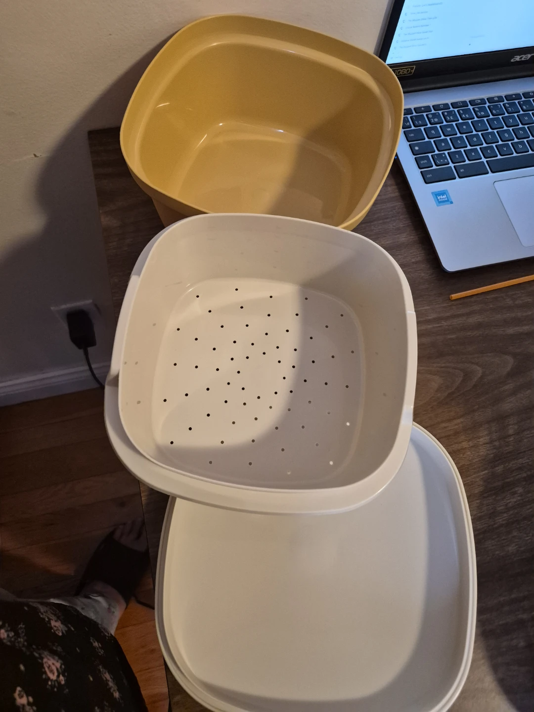 Vintage Tupperware 3-piece microwave steamer/strainer set - photo 3