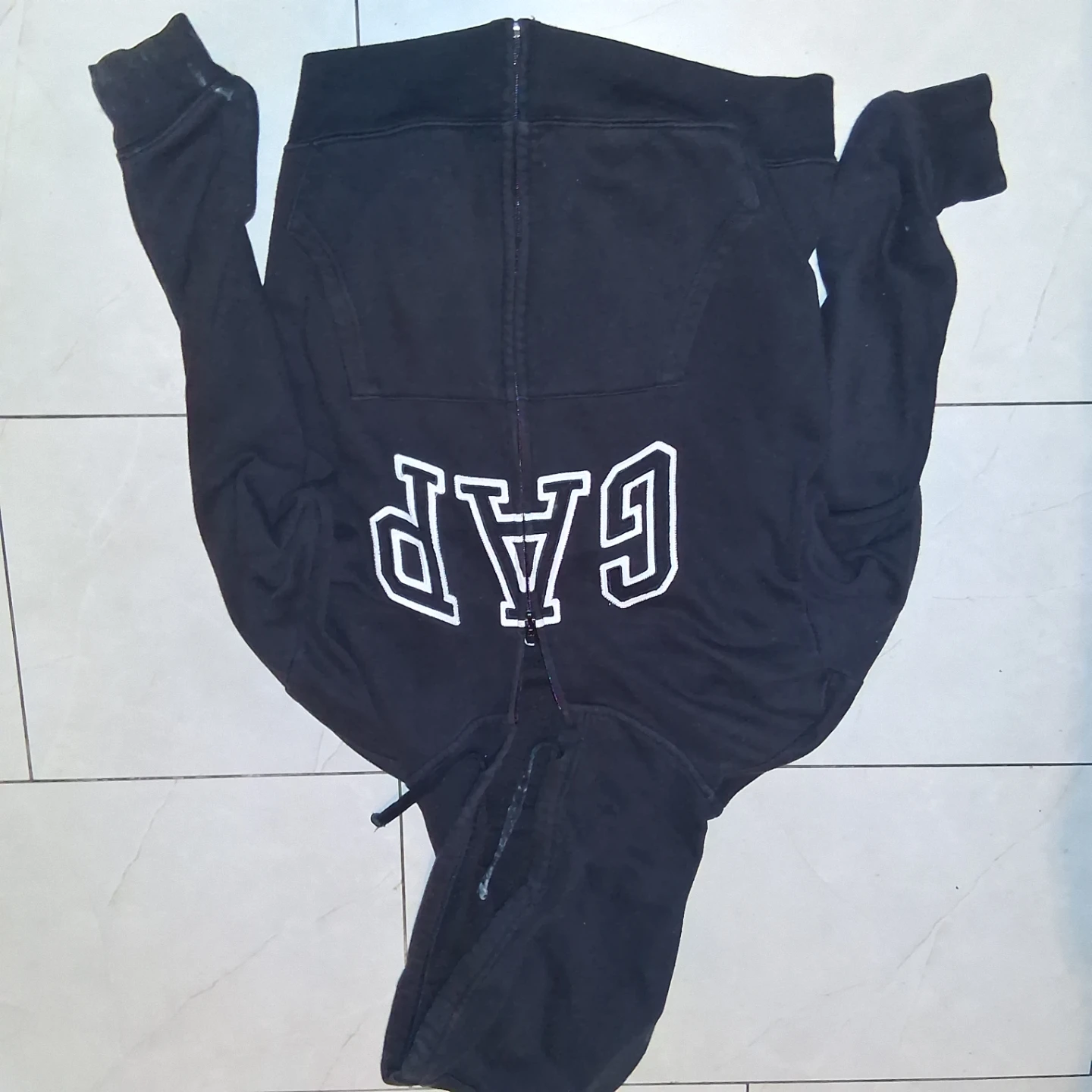 Gap black zip-up hoodie