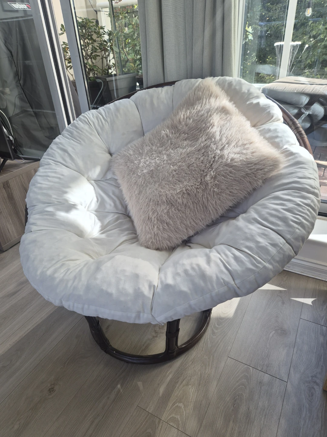 Papasan chair