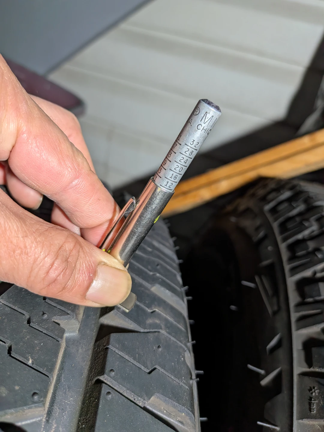 Bridgestone Dueler A/T Tires 265/70R17 - photo 2