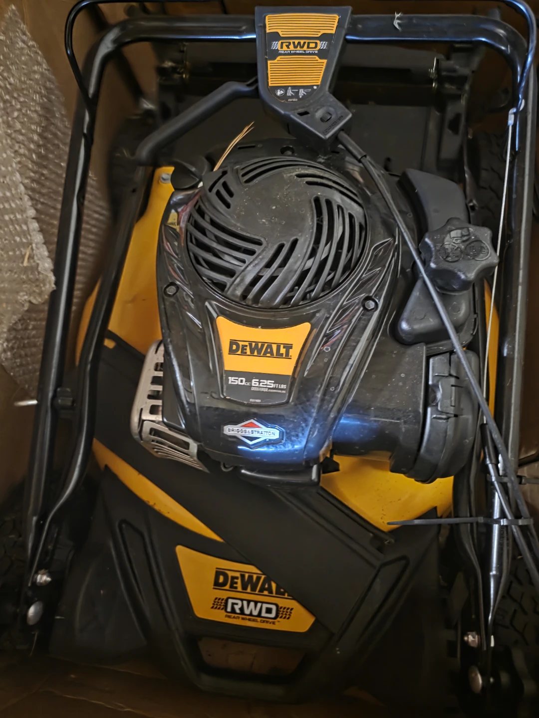 DeWalt 21-Inch Self-Propelled Gas Lawn Mower - photo 2