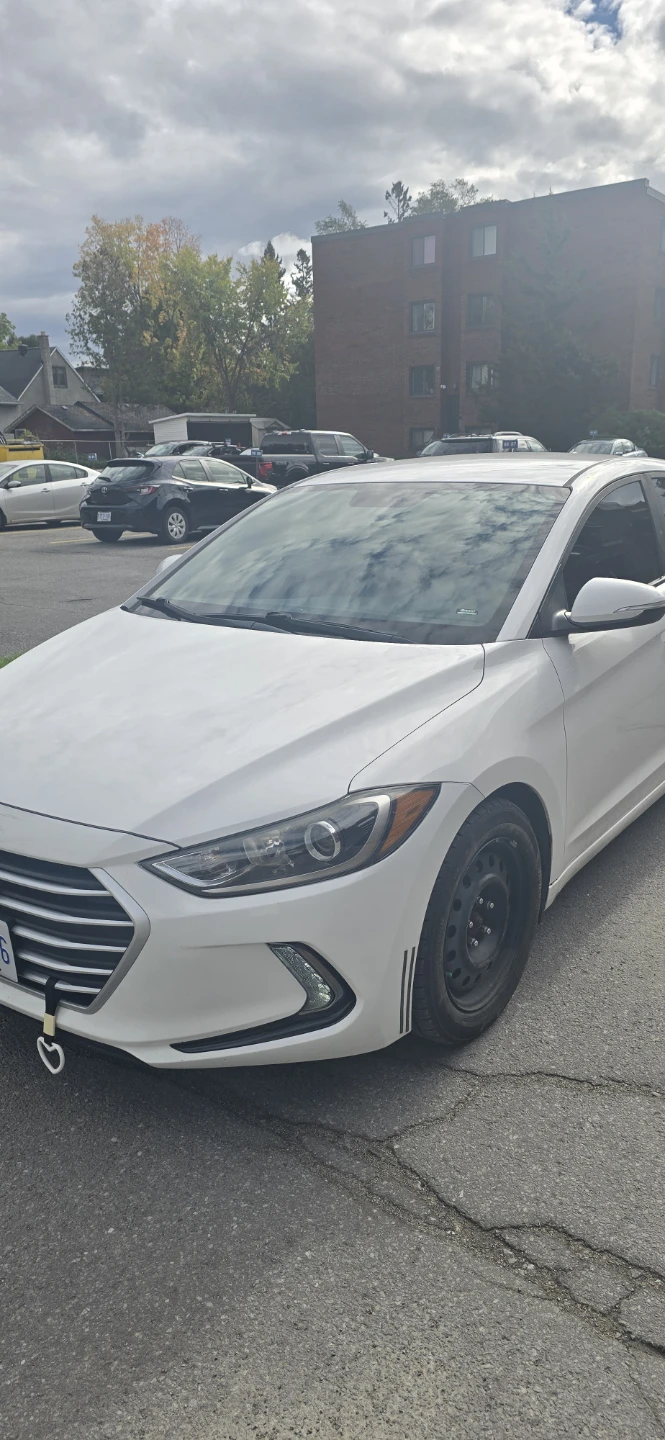 2018 Hyundai Elantra - photo 2