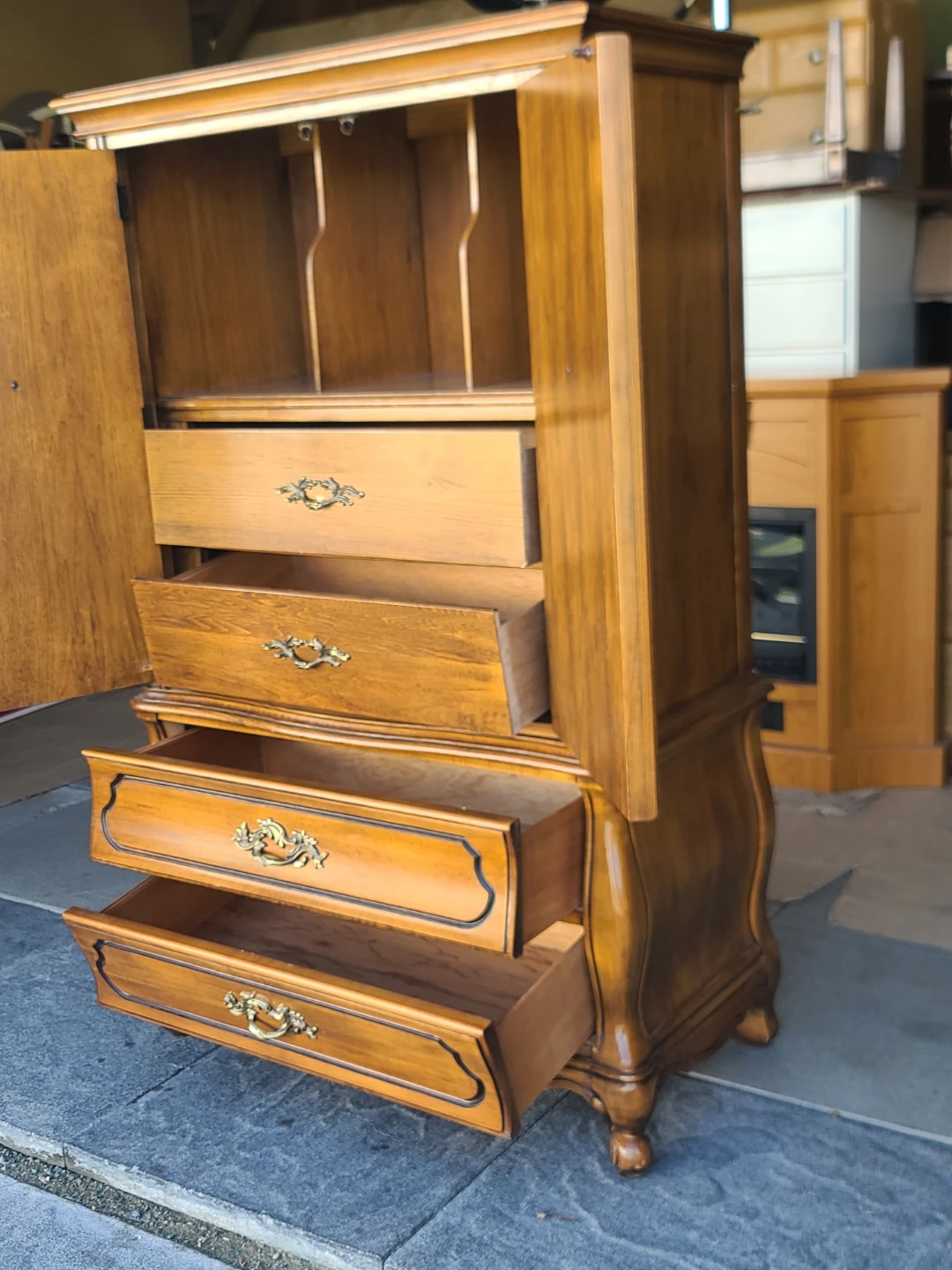 Vintage Repplier by Sklar French Provincial Gentleman’s Chest - photo 3