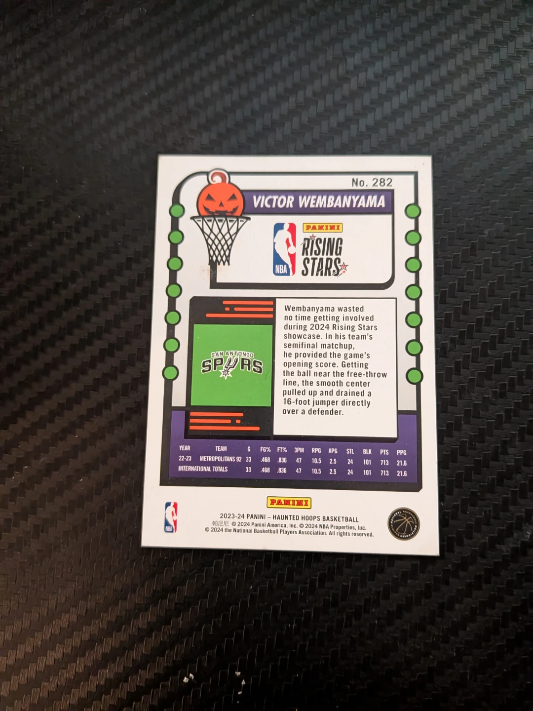 Victor Wembanyama [Candy Corn] #282 2023 Panini Haunted Hoops - photo 2