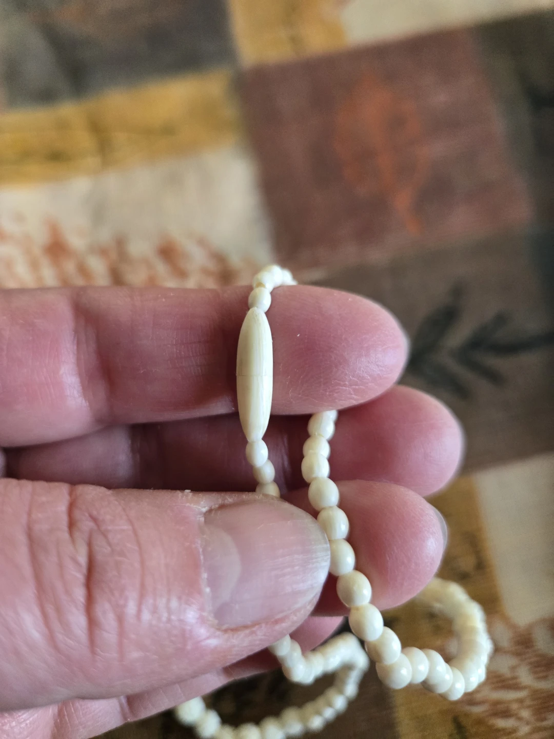 Vintage Cream carved rose bead necklace 16" - photo 3
