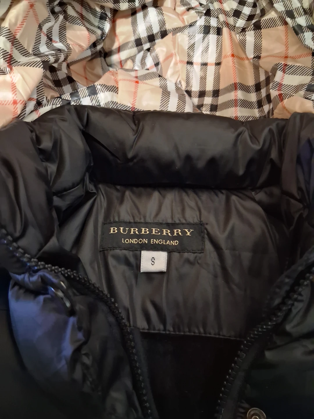 Burberry Black Puffer Jacket - photo 3
