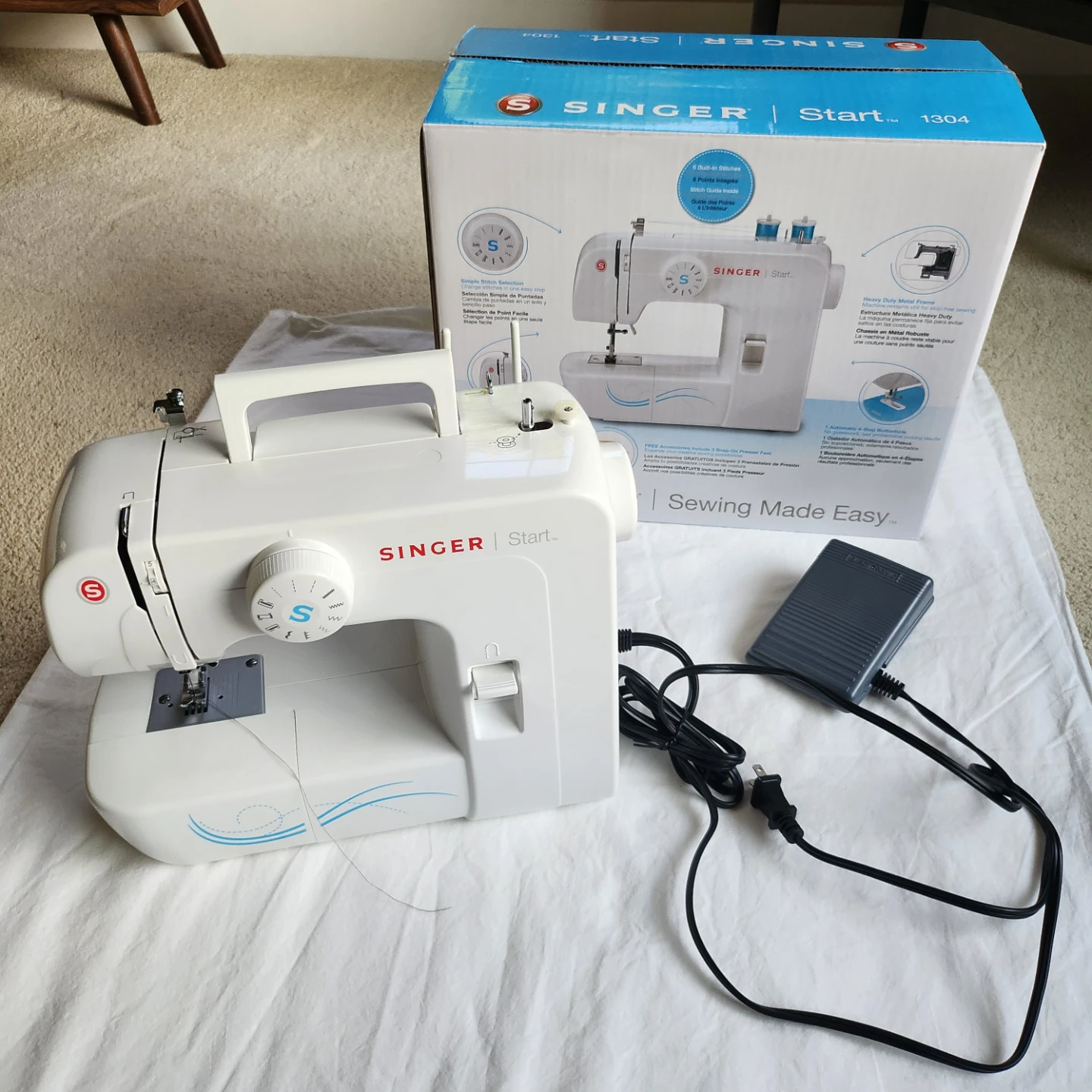 Singer Start 1304 Sewing Machine with Accessories