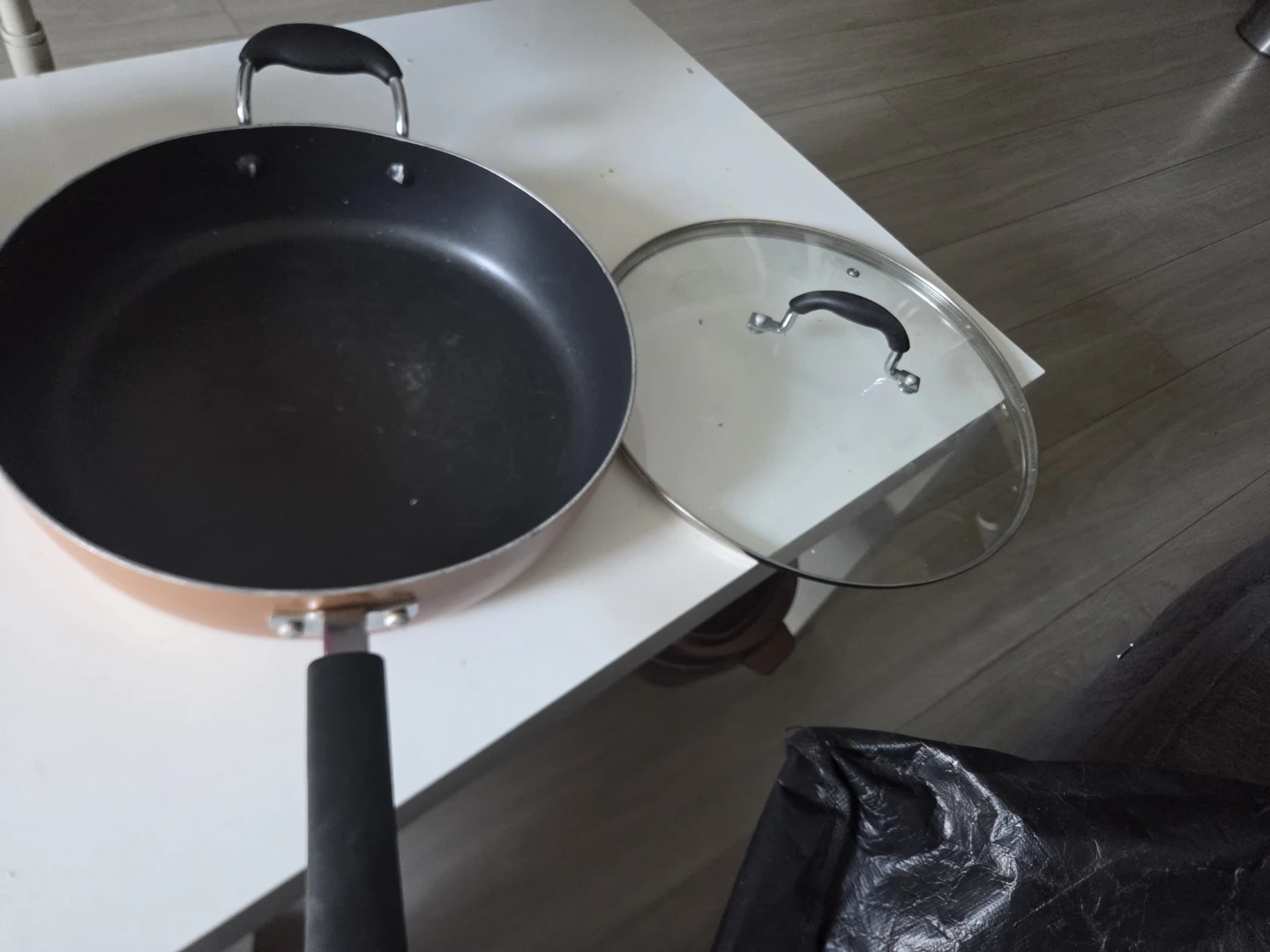 Copper-coloured frying pan with lid - photo 3