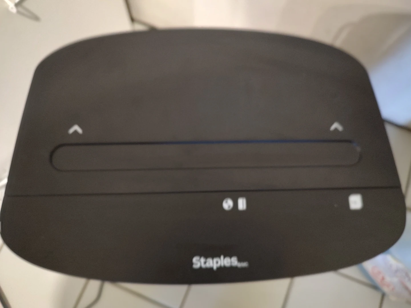 STAPLES 15sheet Heavy duty paper shredder downtown Toronto - photo 2
