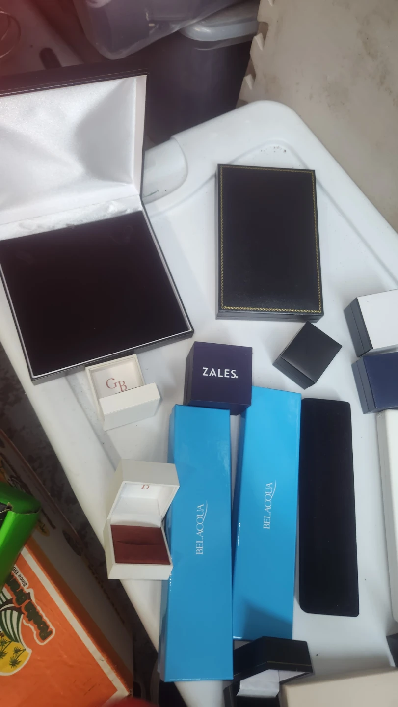 Boxes for jewelry