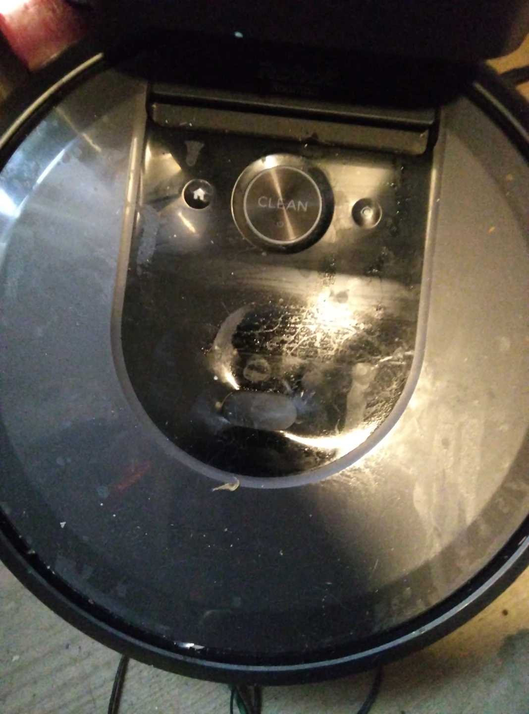 iRobot Roomba with Charging Station - photo 3
