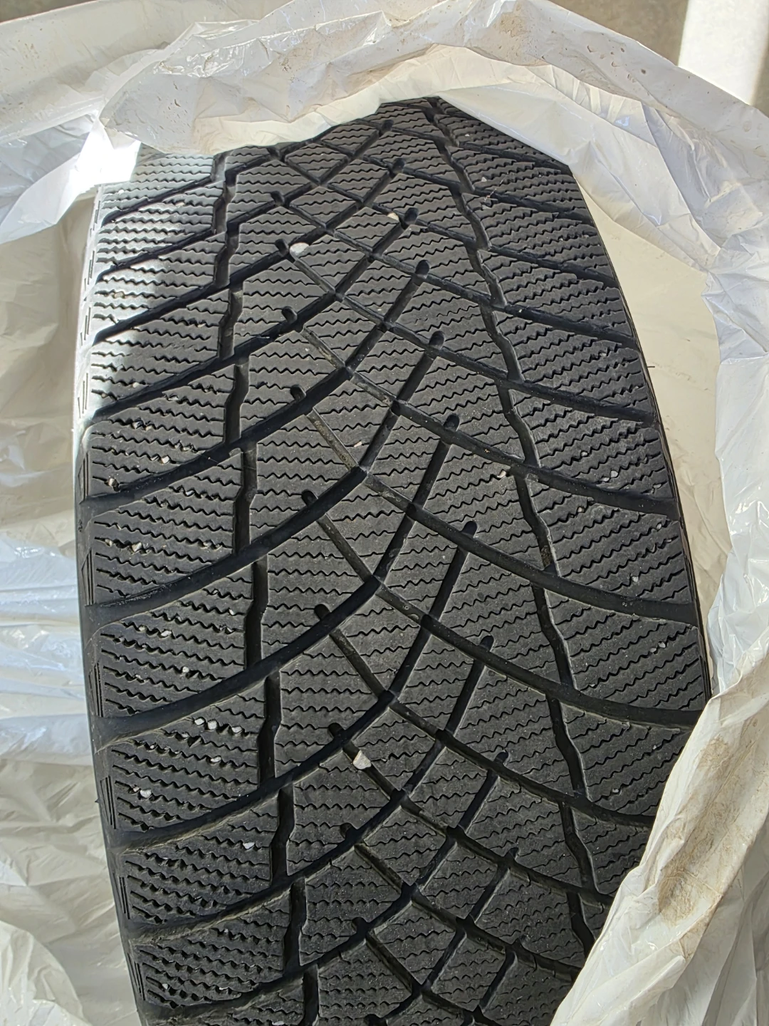 4 MotoMaster Winter Edge II Winter Tires Rims  235/55R19 – TPMS