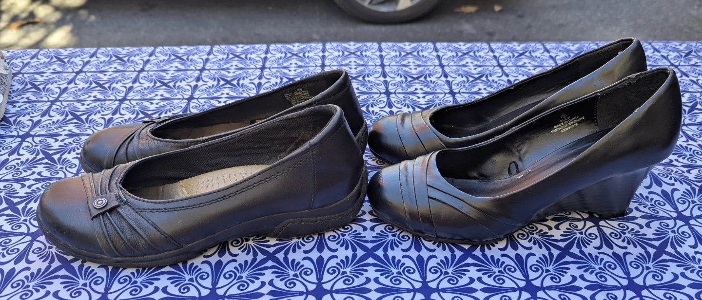 Naturalizer Blair black wedge pumps, size 8