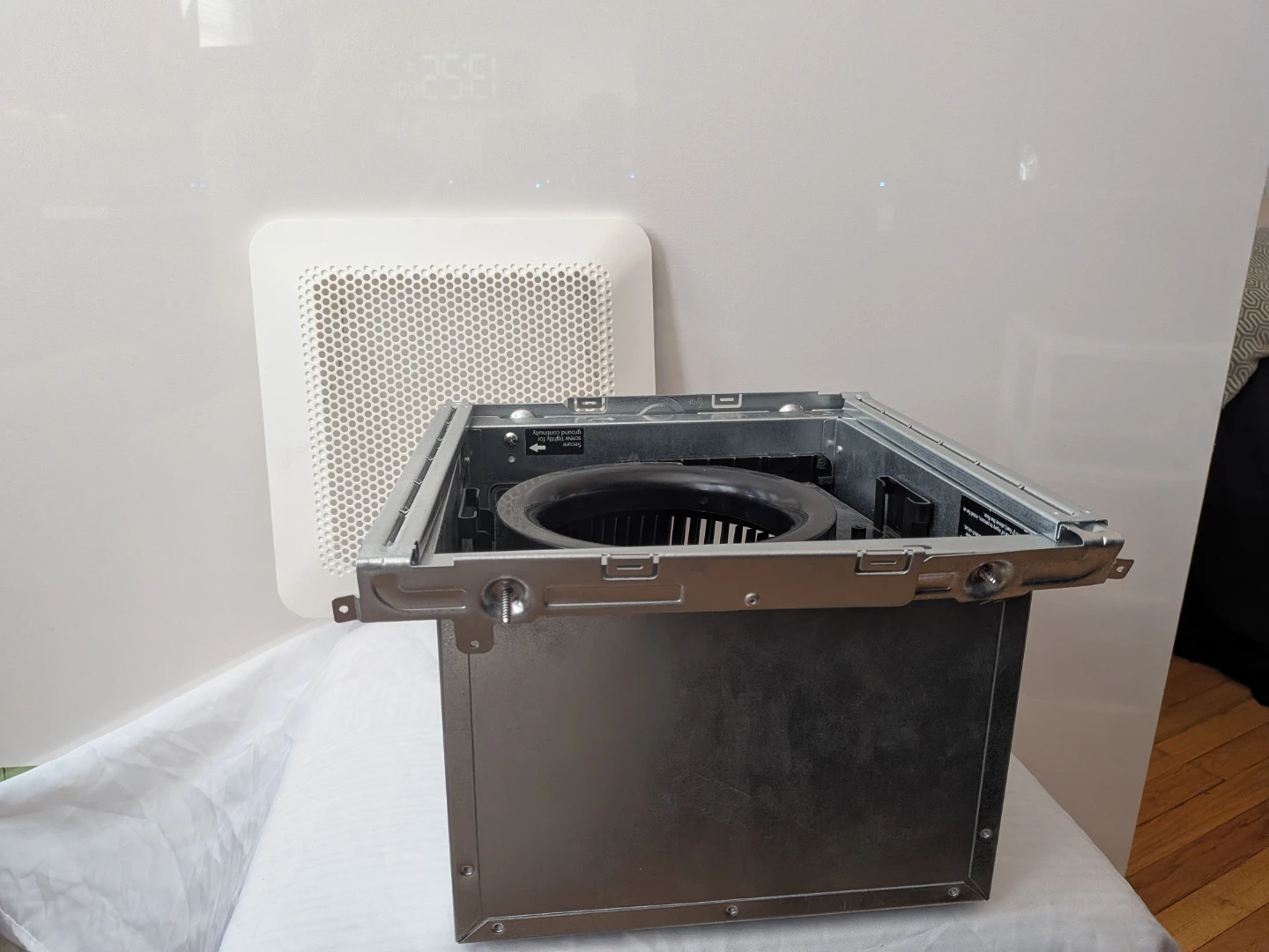 Panasonic 150 CFM Bath Fan (Open Box) - photo 4