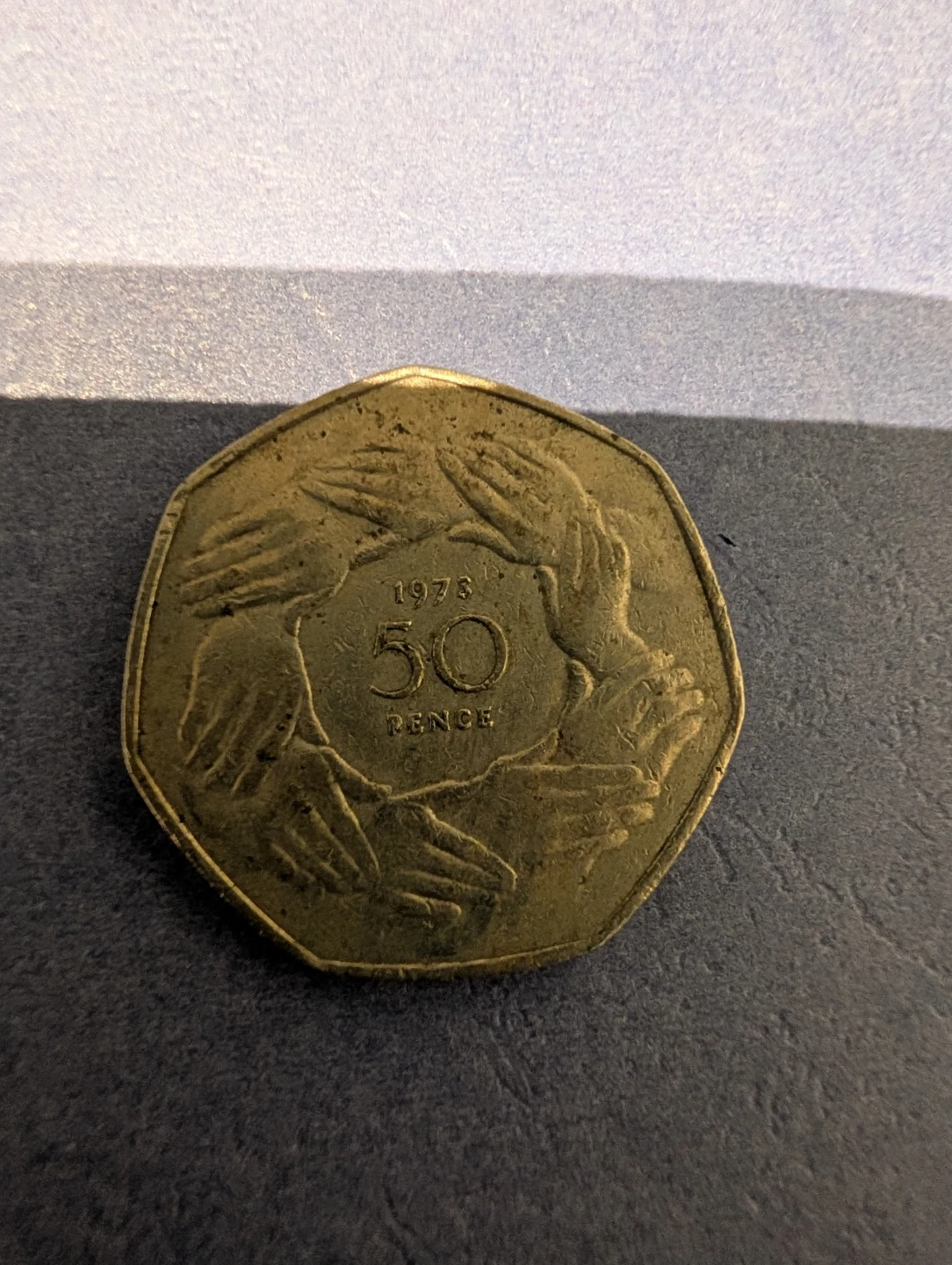 1973 United Kingdom 50 Pence Coin - photo 2