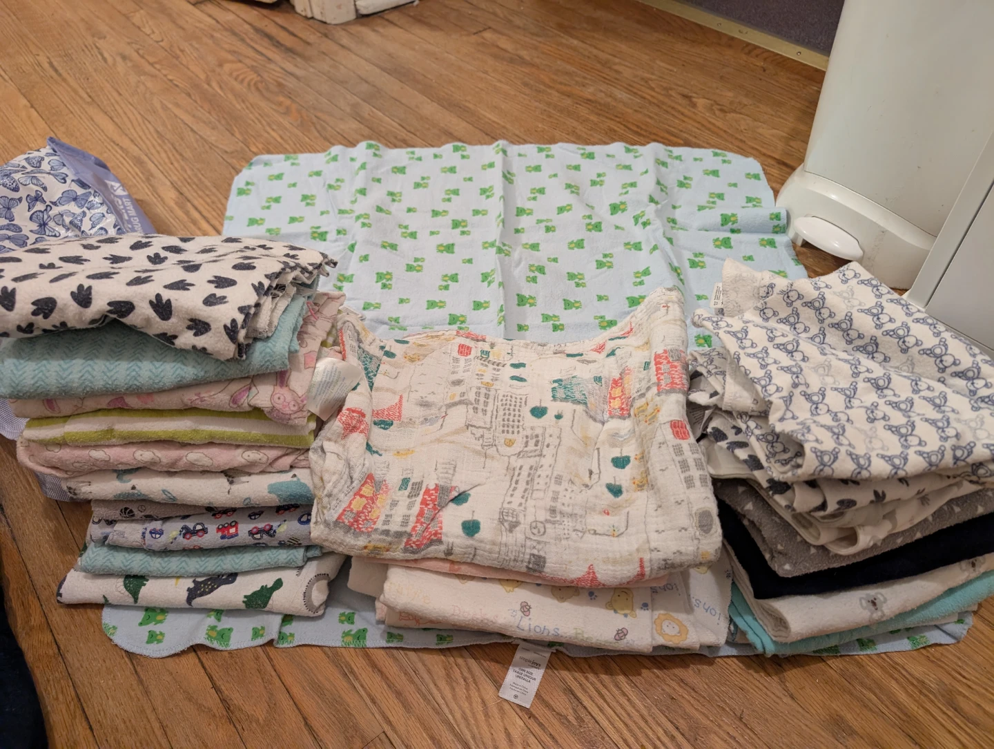 Baby Burp Cloths and Washcloths Mixed Lot (25)