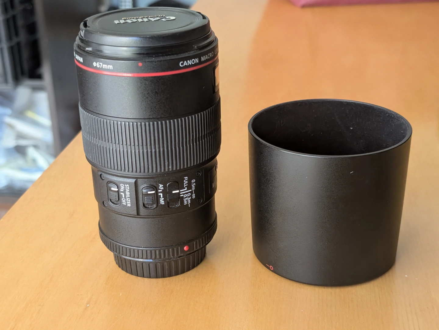 Canon EF 100mm f/2.8L Macro IS USM Lens - Excellent Condition