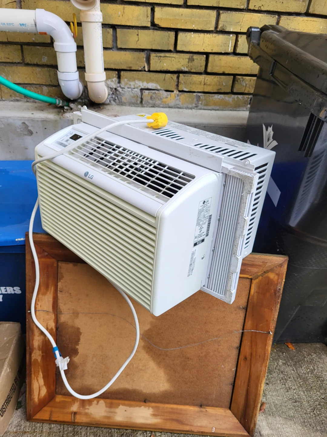LG Window Air Conditioner 6000 BTU