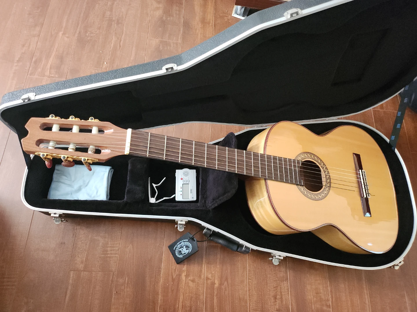 Linus Music Handmade Classic Guitar with hard case& accessories