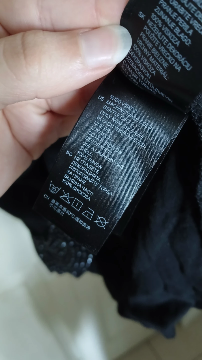 H&M black lightweight chemise sequin dress, size 4 - photo 5