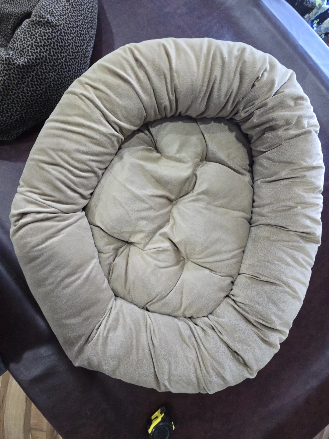 Super comfy dog beds, fit up to medium dogs. Choice of 2 styles. - photo 5