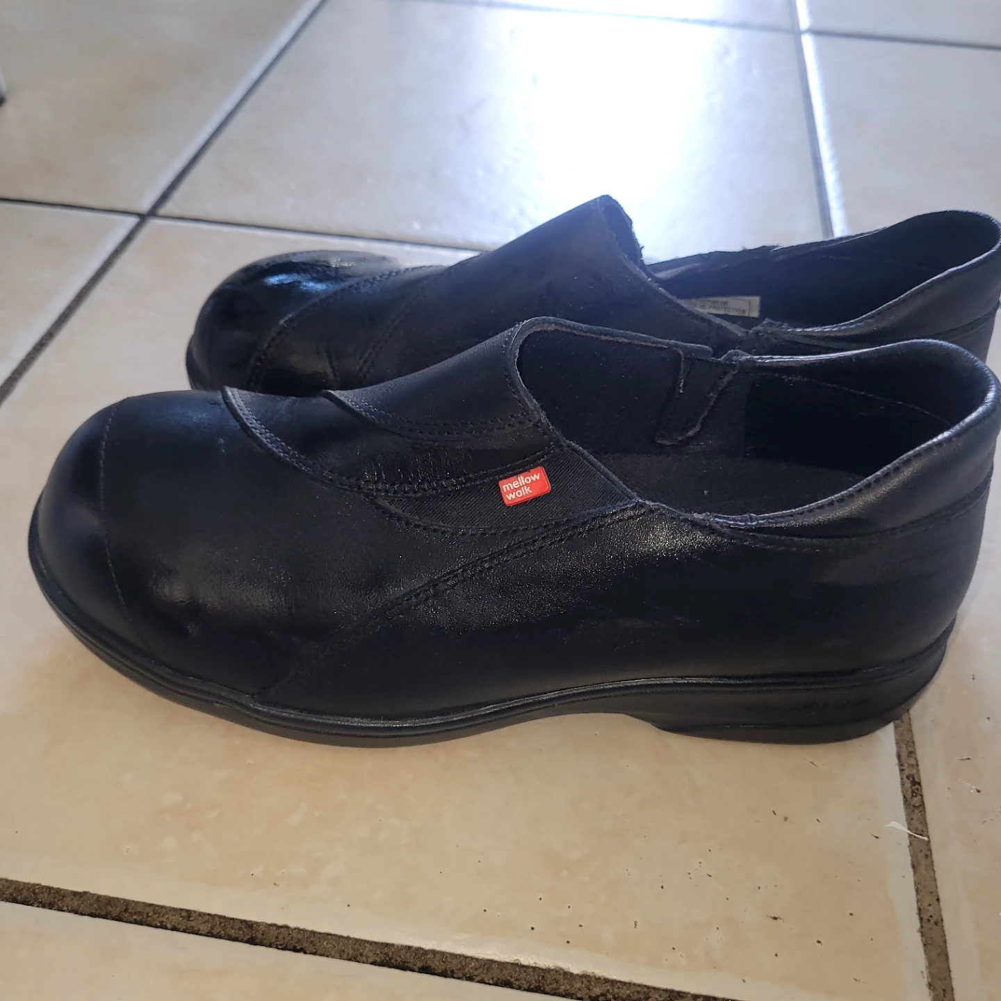 Mellow Walk Daisy Slip-Resistant Safety Shoes Size 8.5