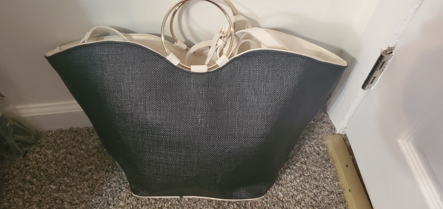 Malibu Skye Black and White Tote Bag - photo 2