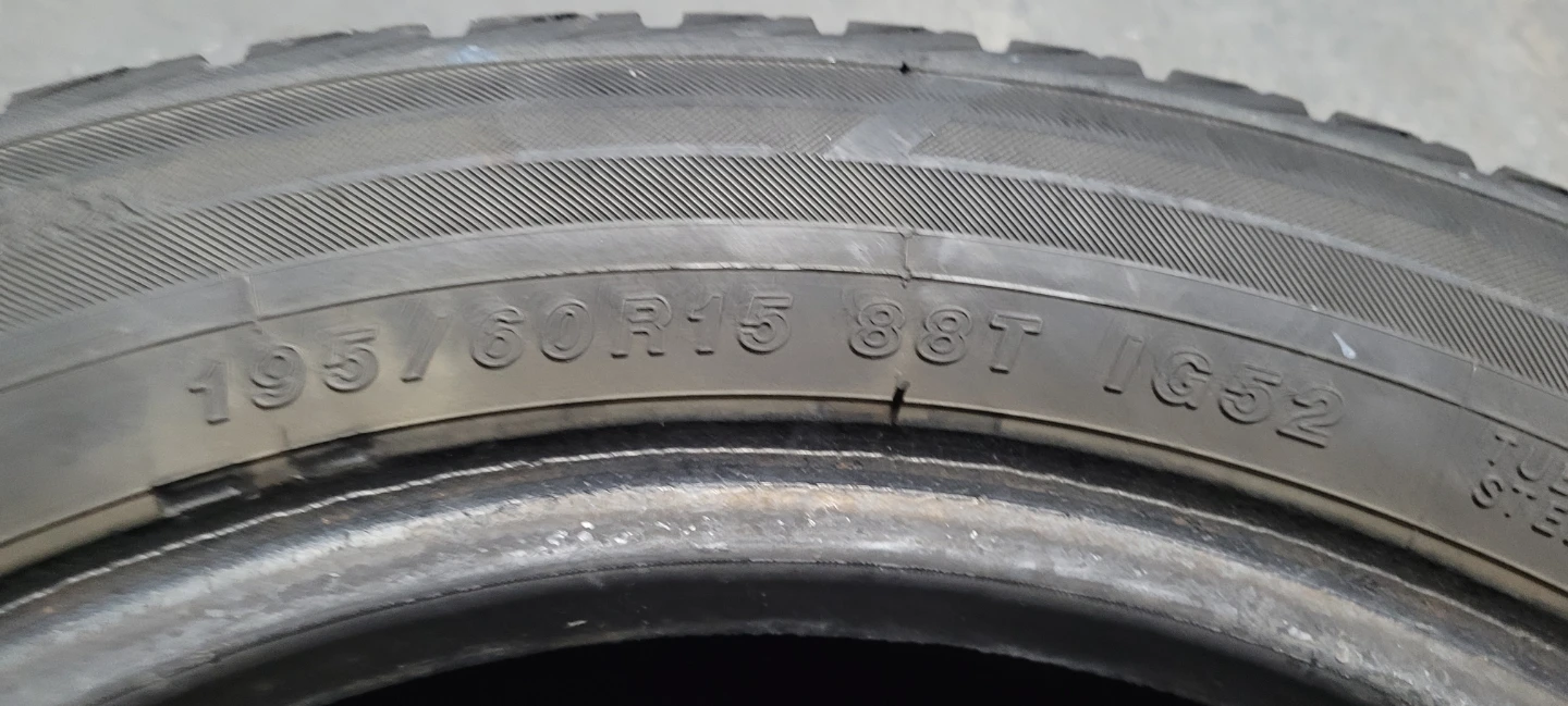 Yokohama iceGUARD iG52c 195/60R15 Winter Tire