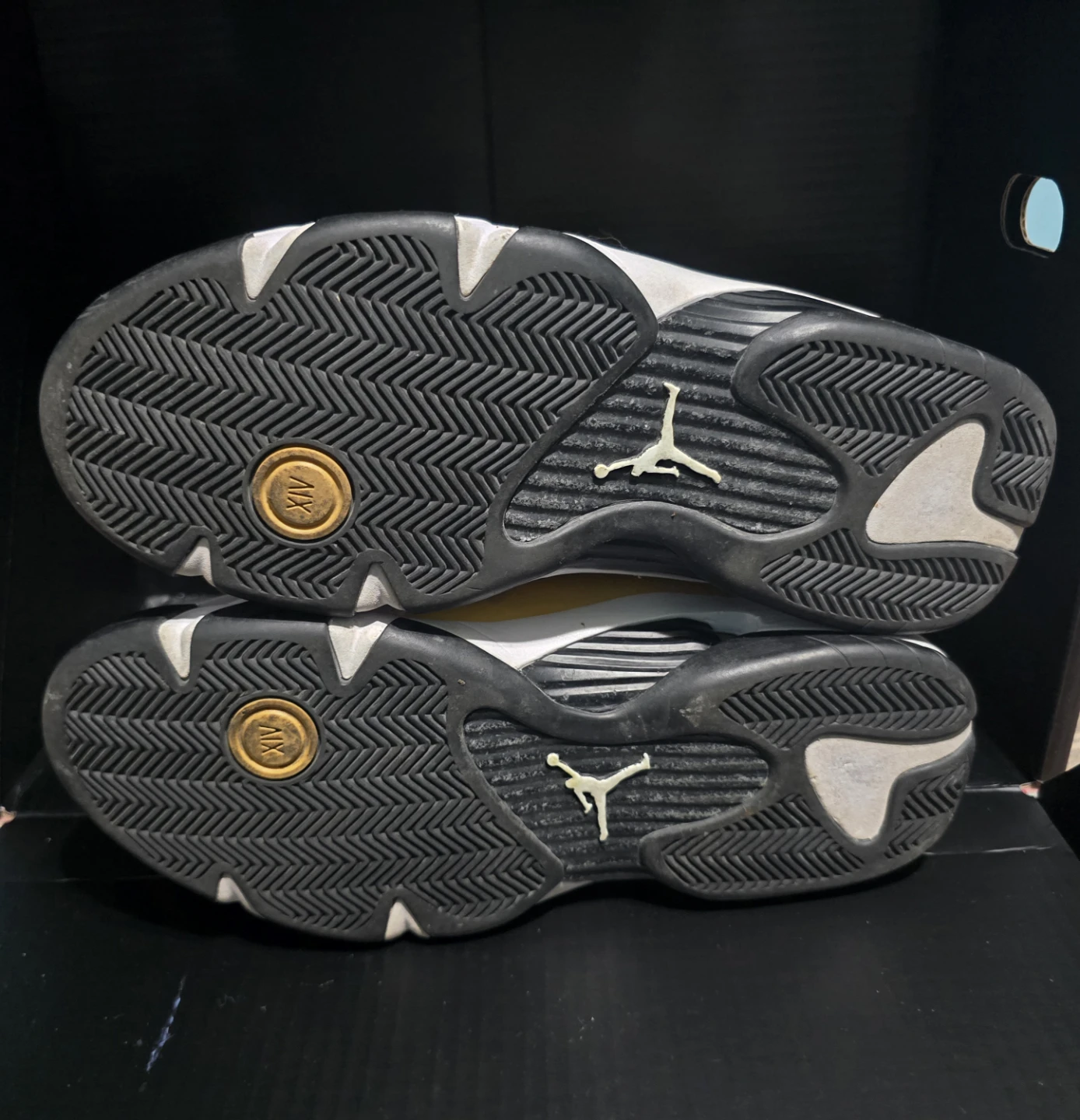 Air Jordan 14 Retro Yellow and White - photo 3