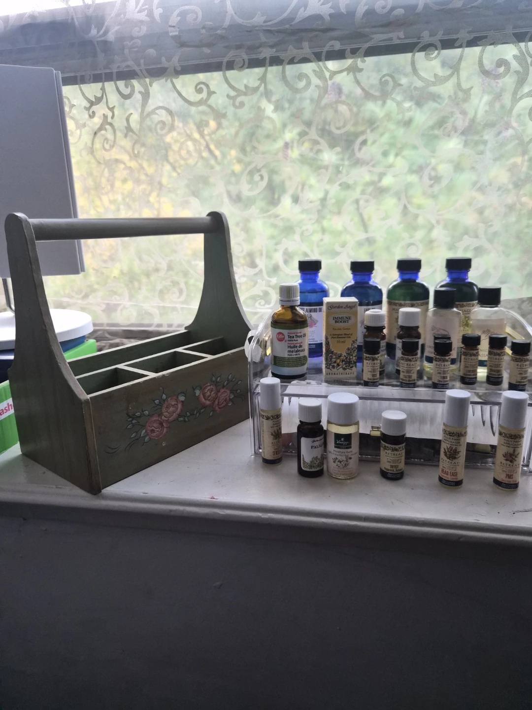 Aromatherapy Oil Collection with Wooden Carrier - photo 2