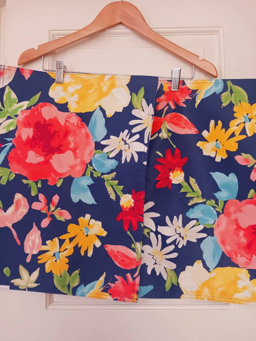 New! 2× Reversible Floral and Polka Dot Dinner Placemats - photo 2