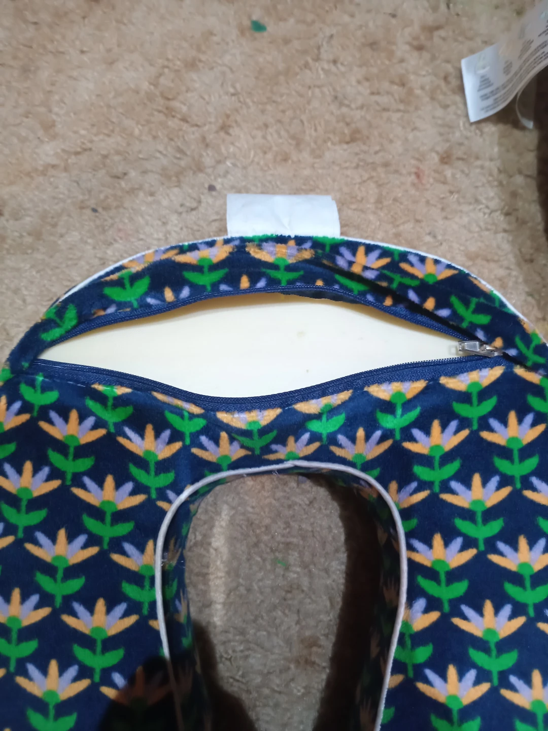 Set of 3 Nursing and Travel Pillows/Neck rests - photo 5