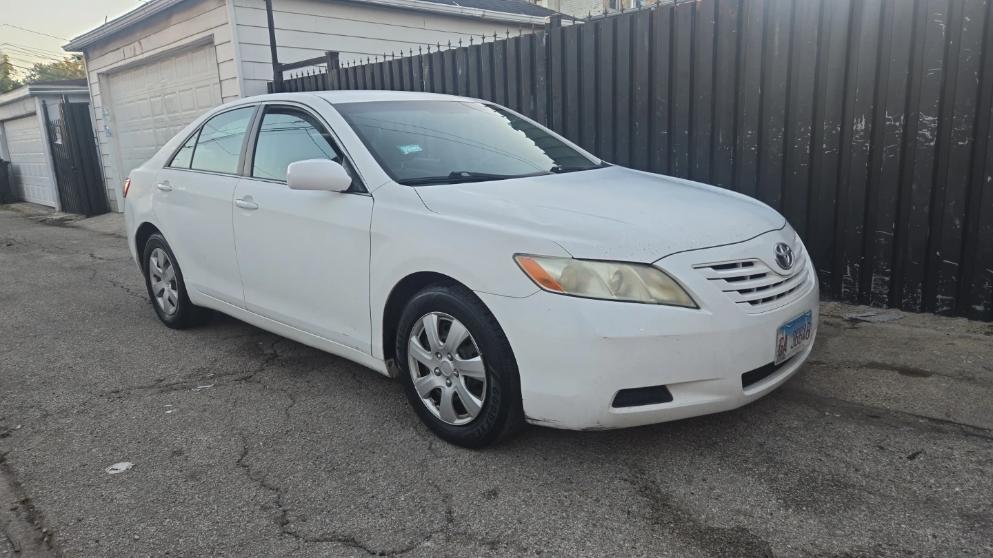 White Toyota Camry - photo 2