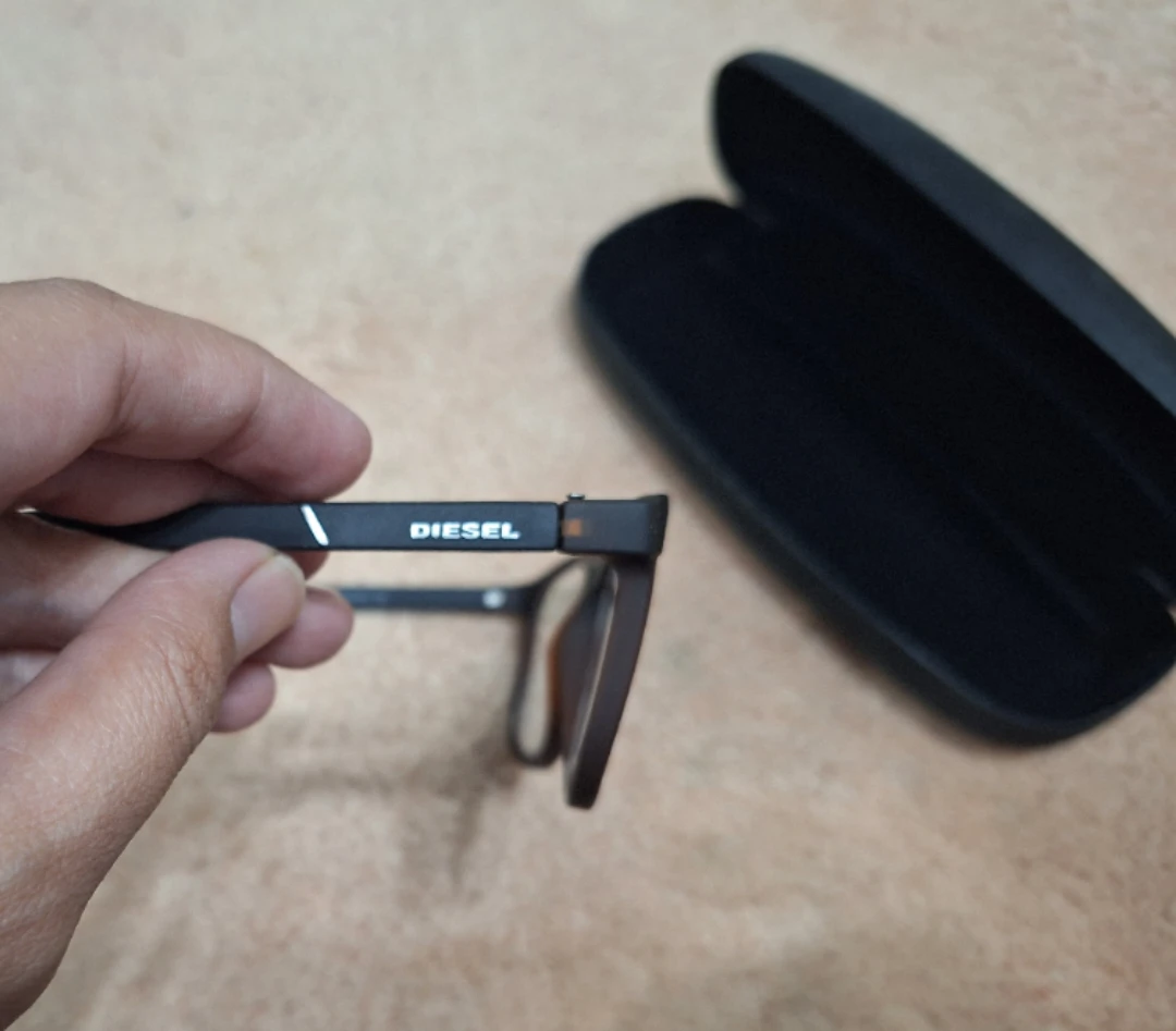 Diesel eyeglasses with case