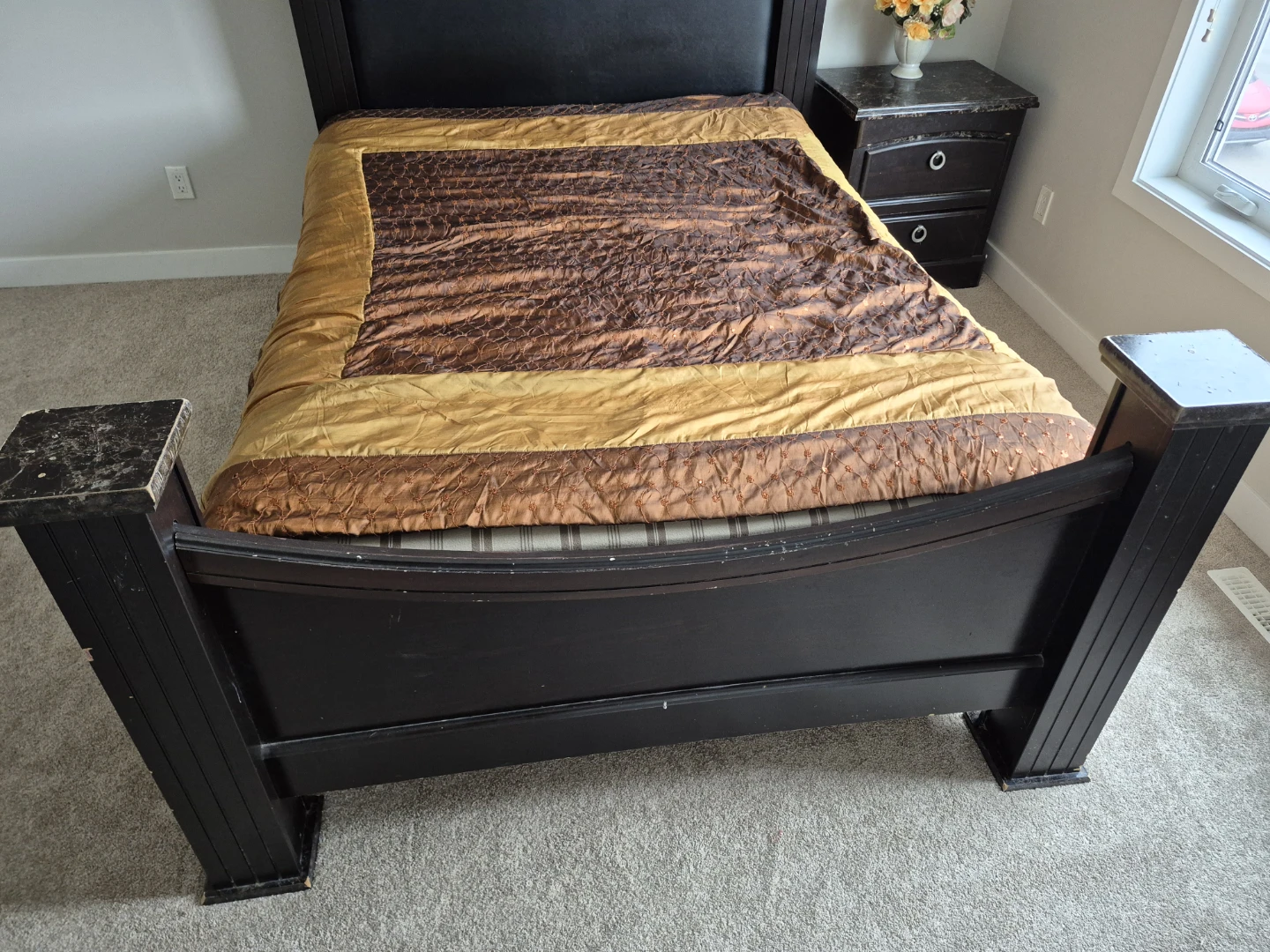Dark Wood Bed Frame with Faux Marble Accent - photo 2