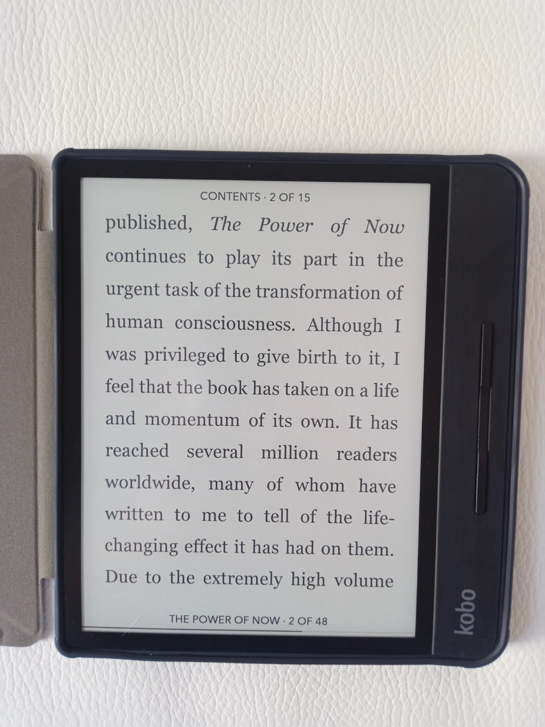 Kobo Forma  8" e-reader with brand new case & cable