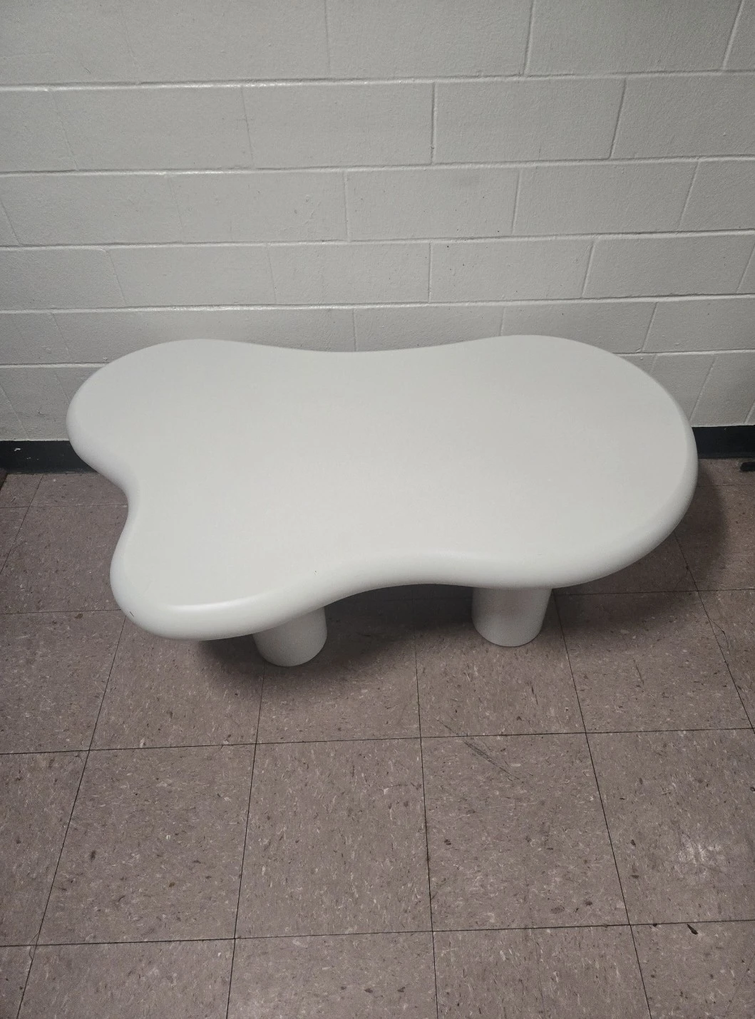 White Organic Shape Coffee Table - photo 4