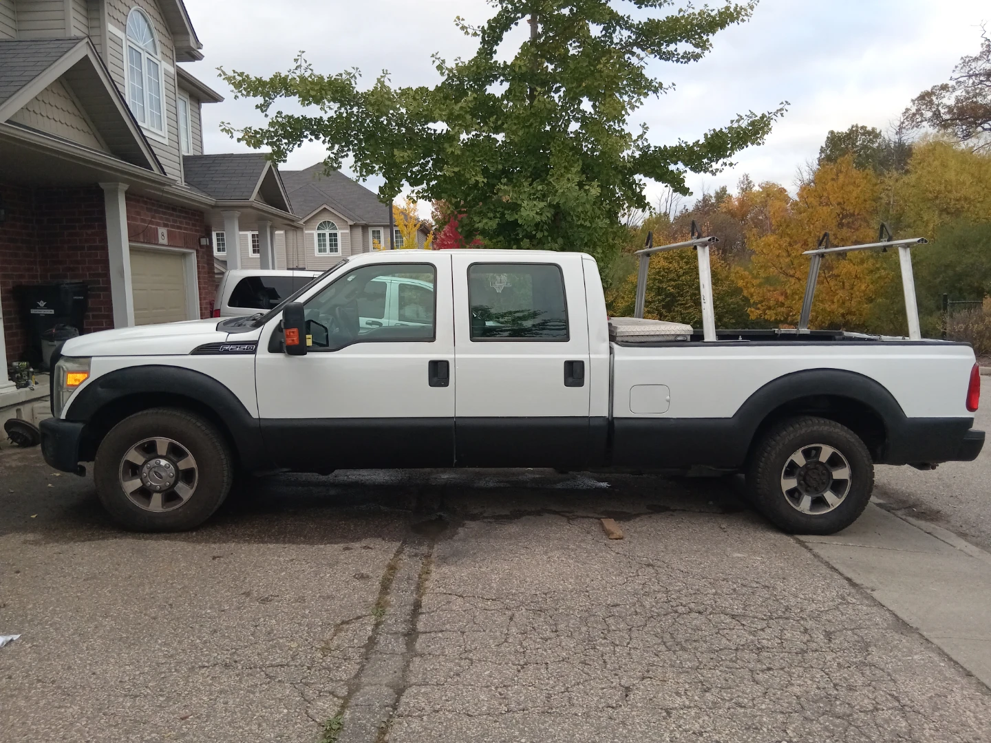 2015 Ford F250 Super Duty XL 6.2L, 8 cylinders - photo 3