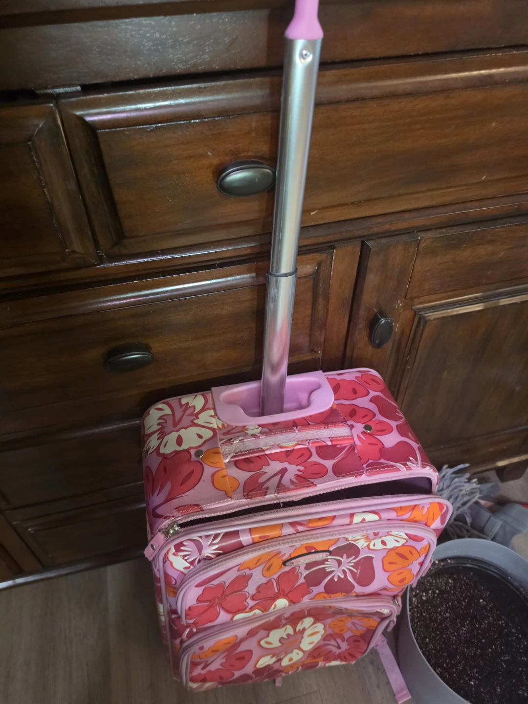 Levi's Floral Rolling Suitcase - photo 3