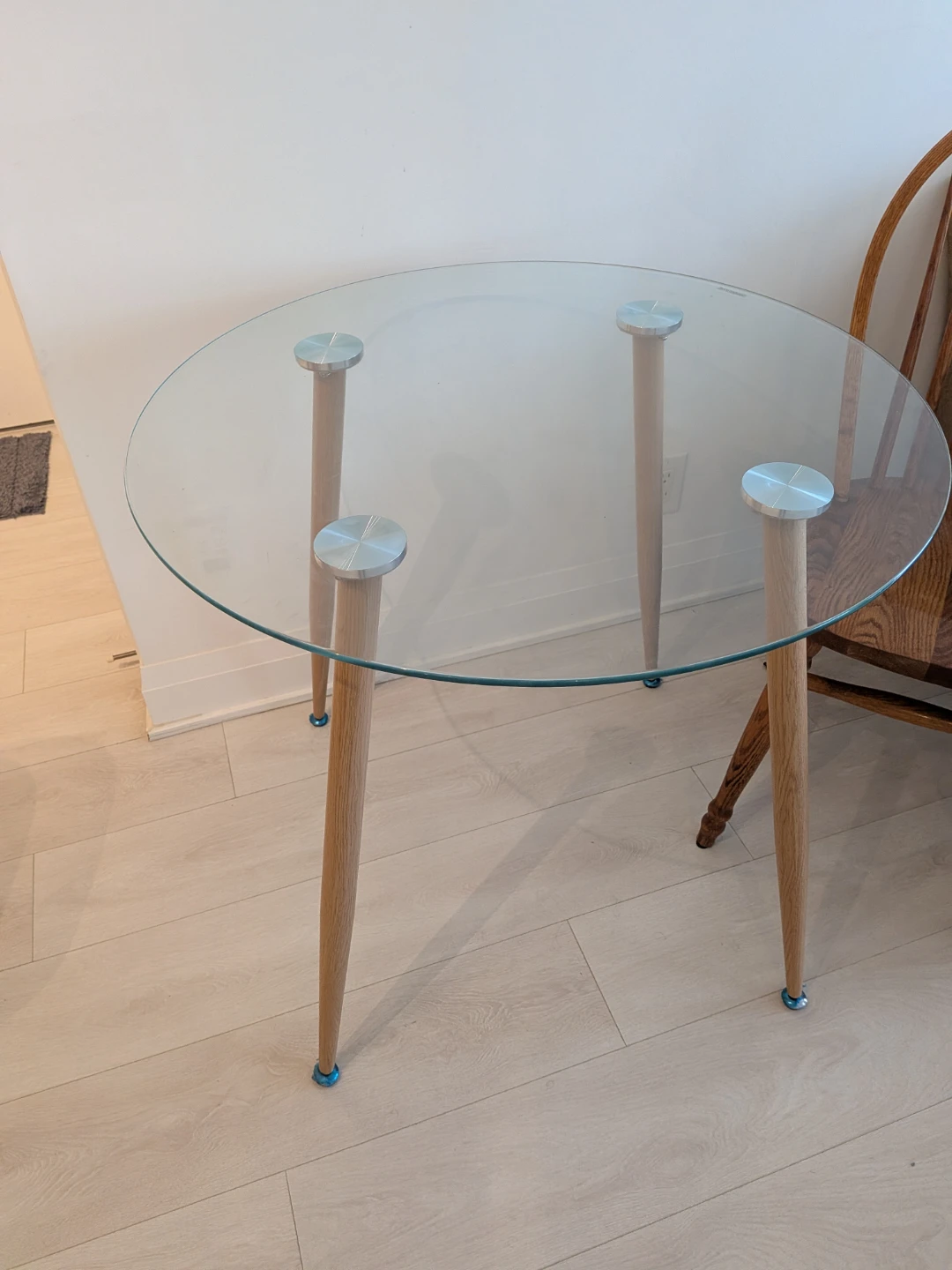 Move out sale: Glass top bistro table with metal legs - photo 4