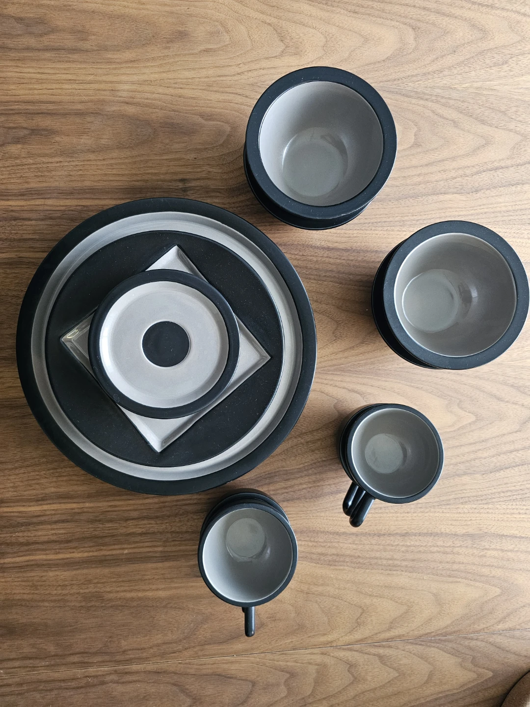 Kate Spade Saturday Dinnerware Set